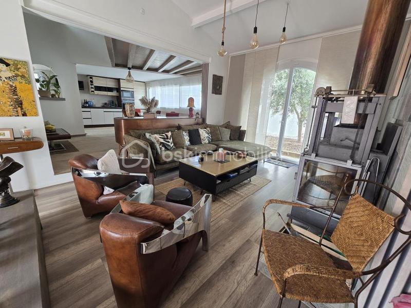 Maison - 200 m² - 6 pièces