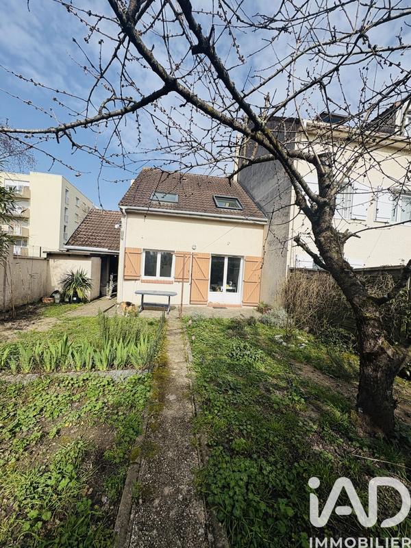 Maison - 94 m² - 4 pièces