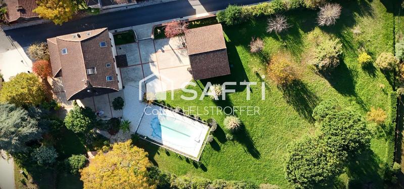 Maison - 308 m² - 8 pièces