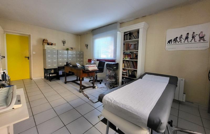 Maison - 250 m² - 11 pièces