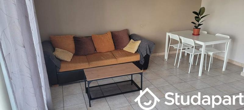 Chambre - 9 m² - 1 pièce