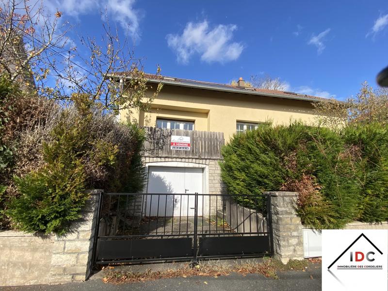 Maison - 165 m² - 9 pièces