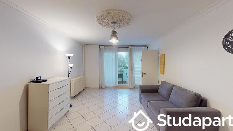 Chambre - 80 m² - 1 pièce