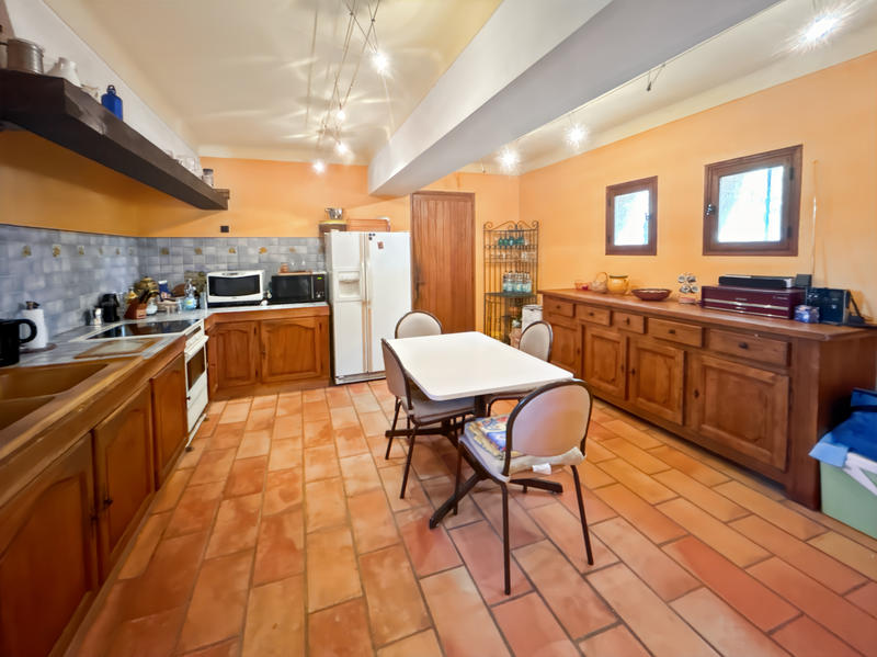 Maison - 250 m² - 10 pièces