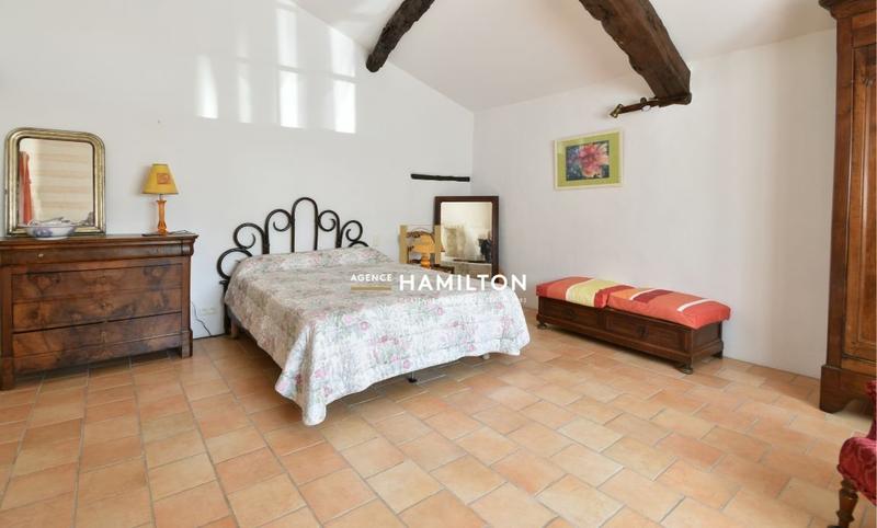 Propriété - 223 m² - 8 pièces