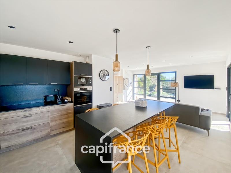 Maison - 95 m² - 4 pièces