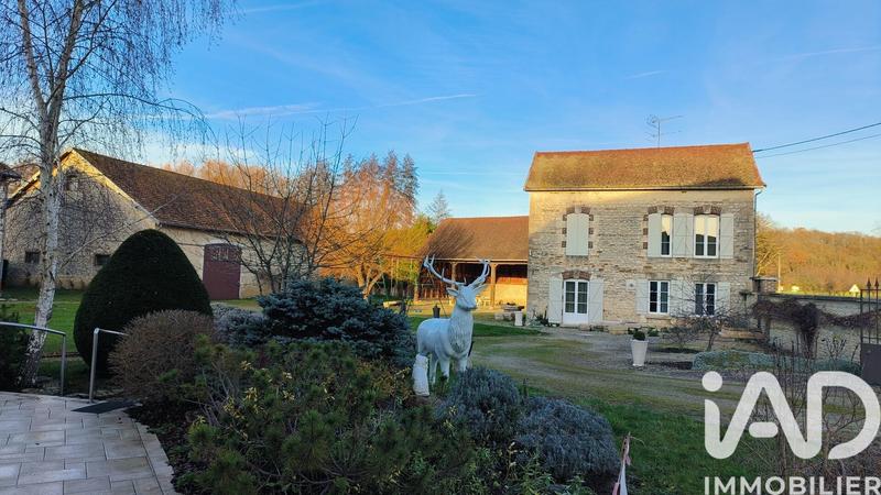 Maison - 470 m² - 8 pièces