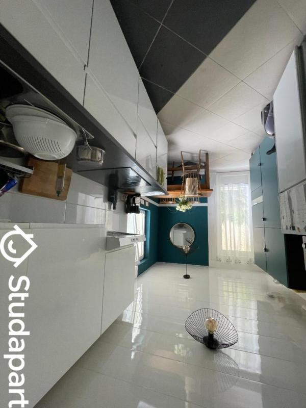 Chambre - 9 m² - 1 pièce