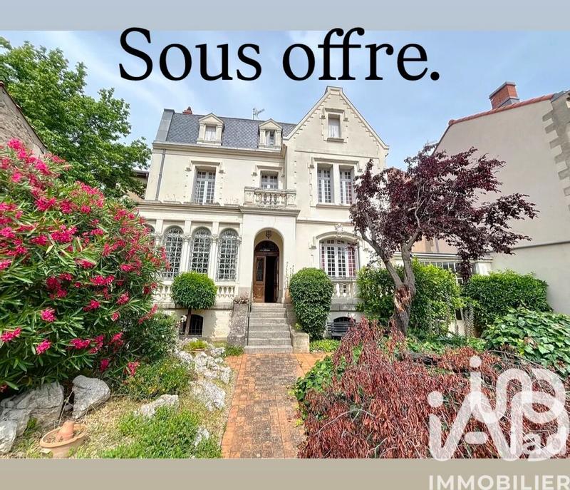 Maison - 323 m² - 9 pièces