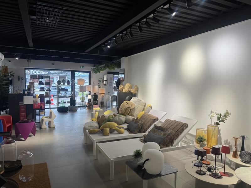 Local commercial - 150 m² - 1 pièce