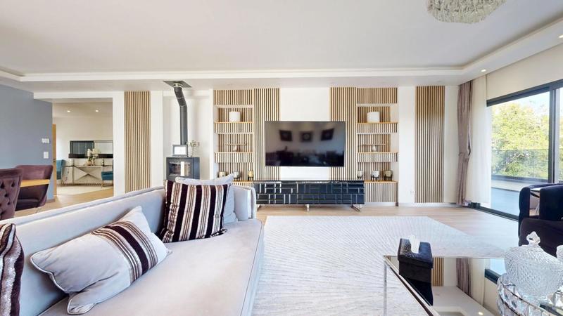 Demeure - 277 m² - 7 pièces