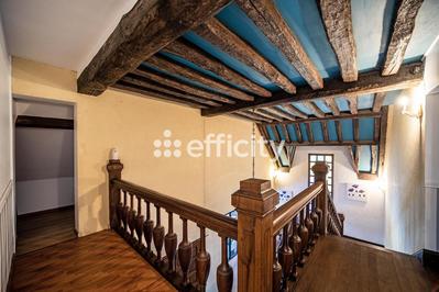 Maison - 220 m² - 8 pièces