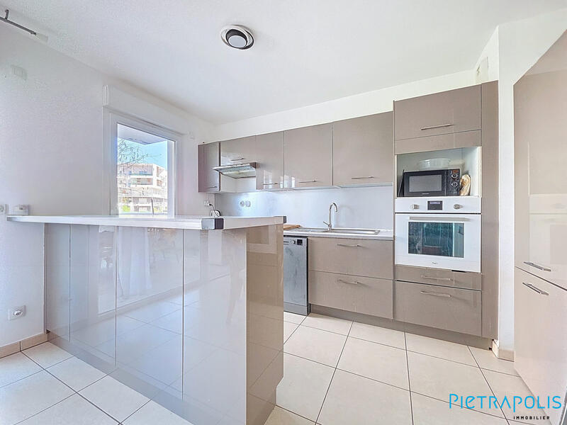 Appartement - 87 m² - 5 pièces