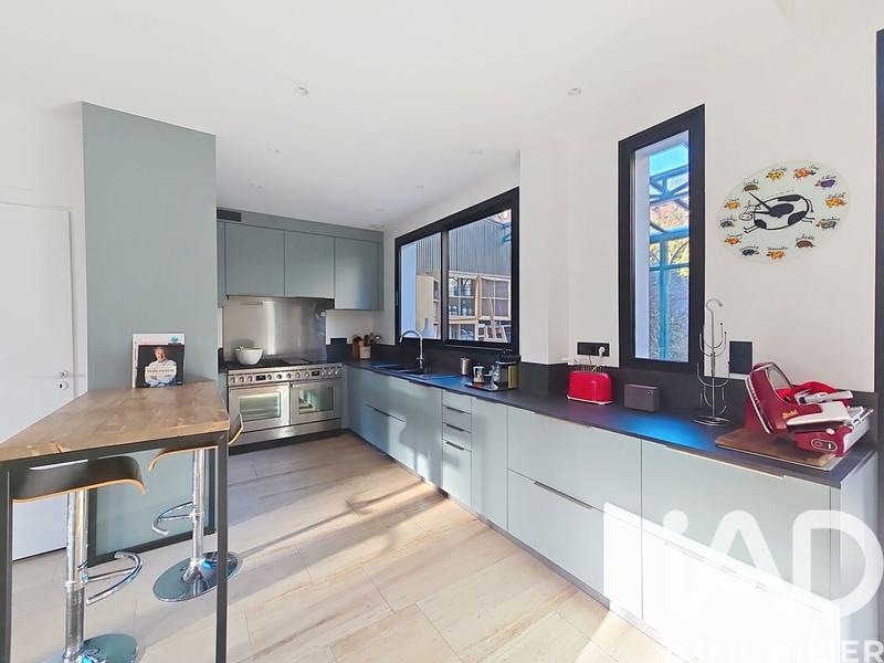 Maison - 180 m² - 7 pièces