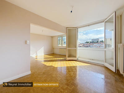 Appartement - 95 m² - 4 pièces