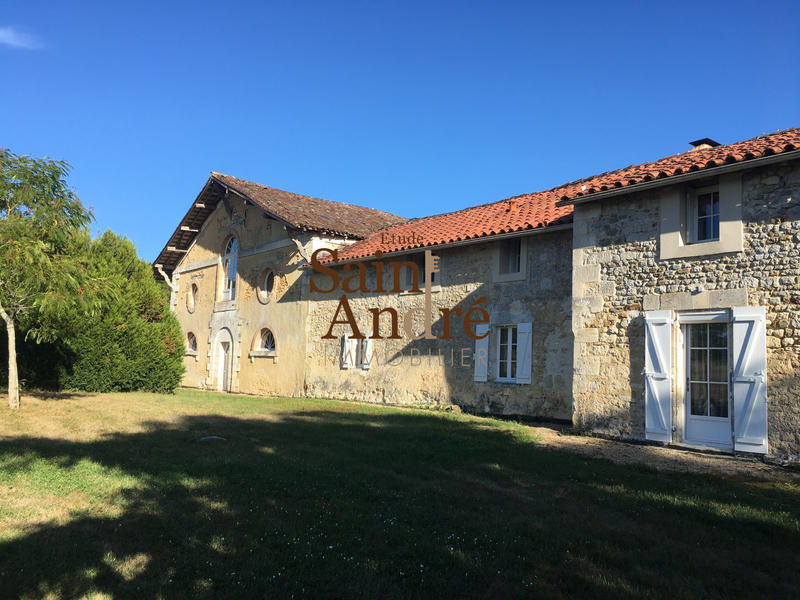 Maison - 300 m² - 8 pièces