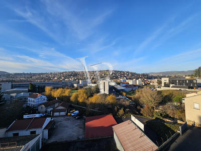 Appartement - 242 m² - 6 pièces