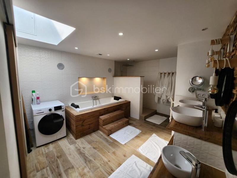 Maison - 140 m² - 4 pièces