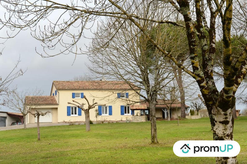 Maison - 276 m² - 8 pièces