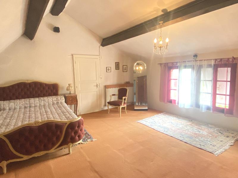 Maison ancienne - 186 m² - 8 pièces