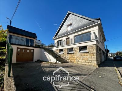Maison - 137 m² - 8 pièces