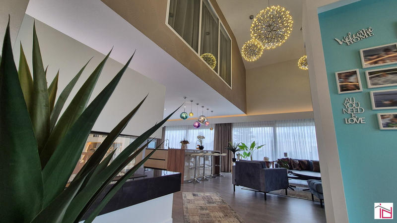 Villa - 277 m² - 9 pièces