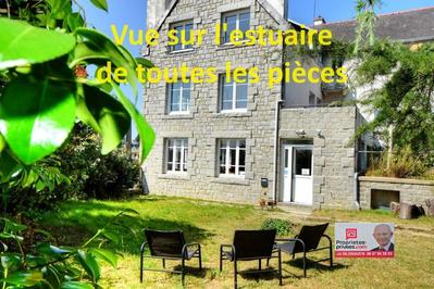 Maison - 216 m² - 8 pièces