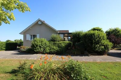 Maison traditionnelle - 178 m² - 7 pièces