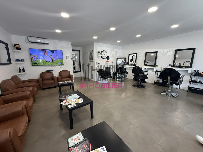 Fonds de commerce - Local d'activité / Entrepôt - 221 m²