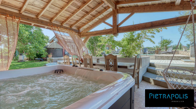 Maison ancienne - 332 m² - 9 pièces