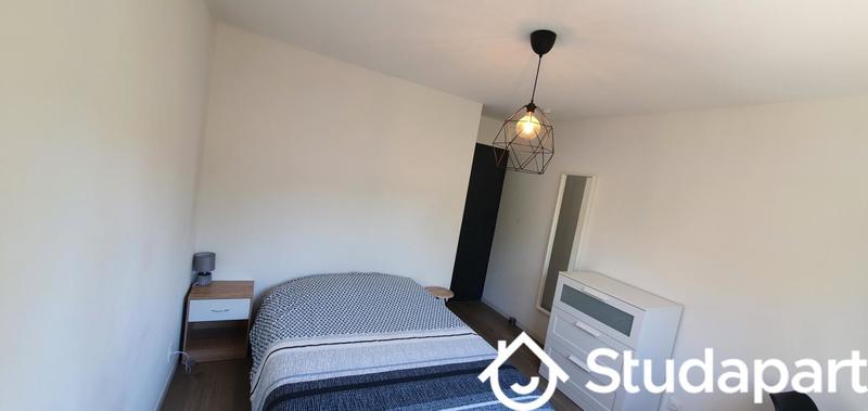 Chambre - 11 m² - 1 pièce