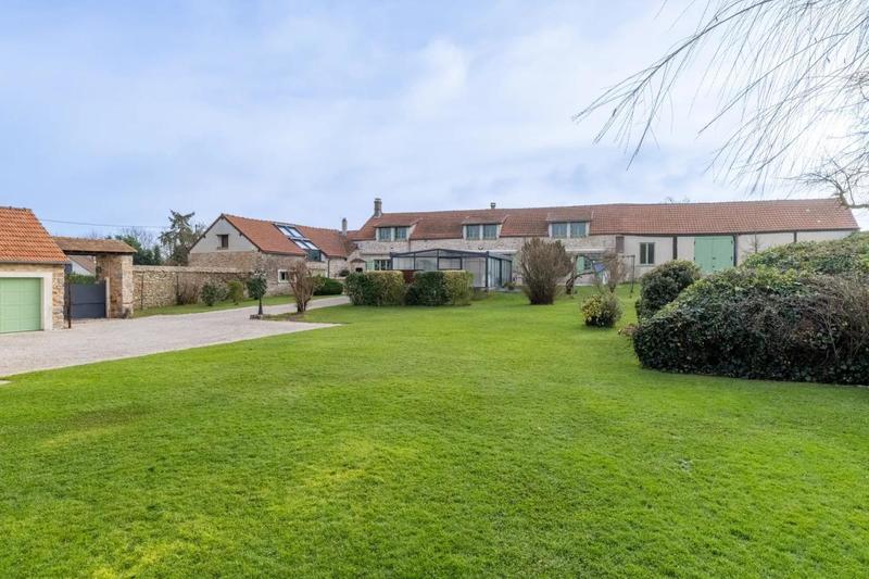 Corps de ferme - 270 m² - 9 pièces