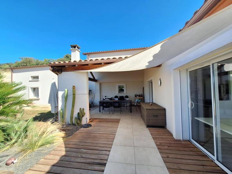 Maison - 200 m² - 5 pièces