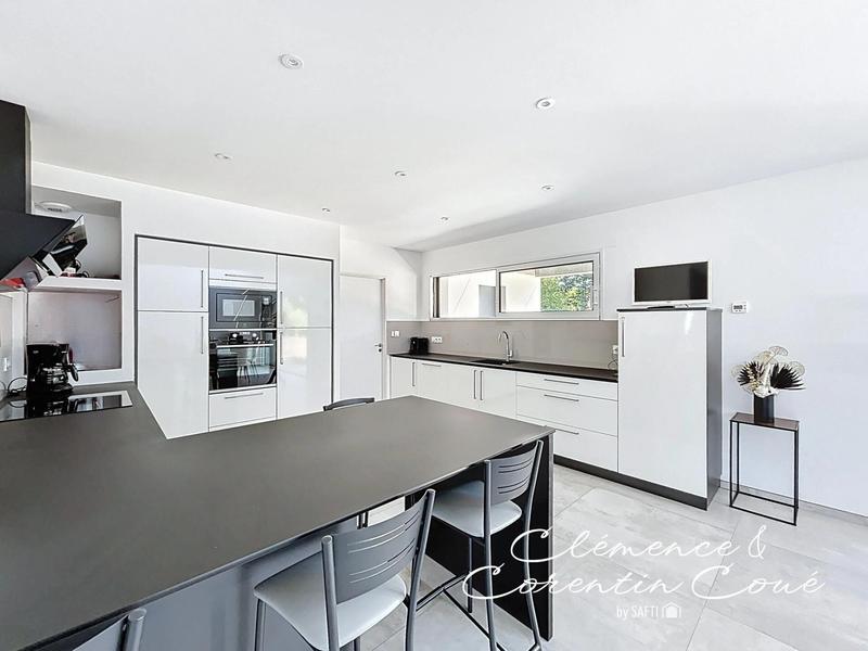 Maison - 186 m² - 6 pièces