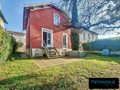 Maison - 110 m² - 5 pièces