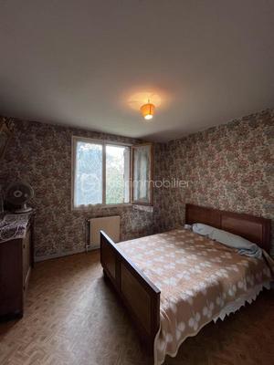 Maison traditionnelle - 92 m² - 5 pièces