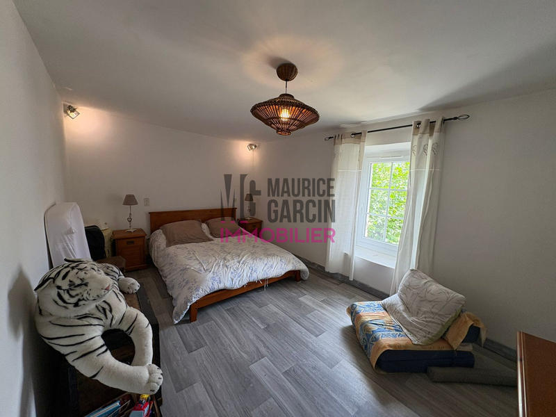 Maison - 200 m² - 8 pièces