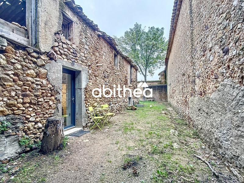 Maison - 360 m² - 2 pièces