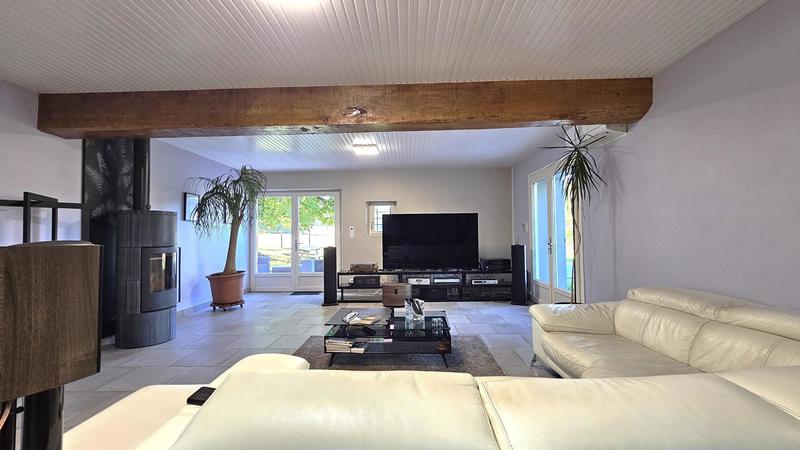 Maison - 214 m² - 5 pièces