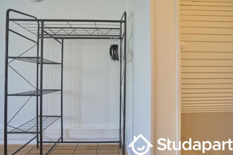 Chambre - 14 m² - 1 pièce