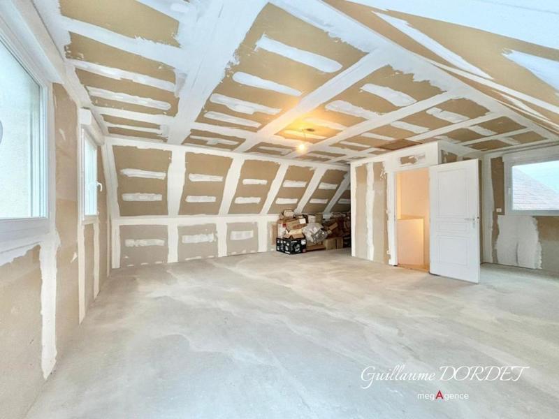Maison traditionnelle - 110 m² - 4 pièces