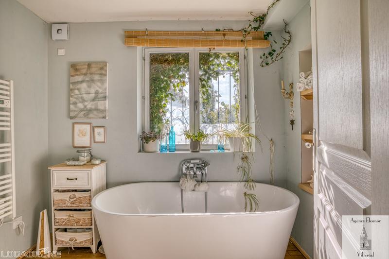 Maison traditionnelle - 195 m² - 7 pièces