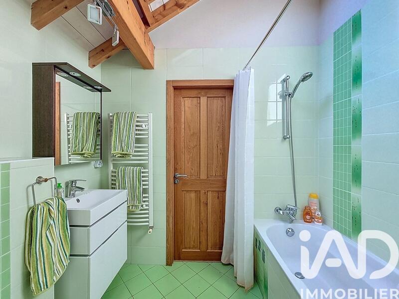 Maison - 223 m² - 8 pièces