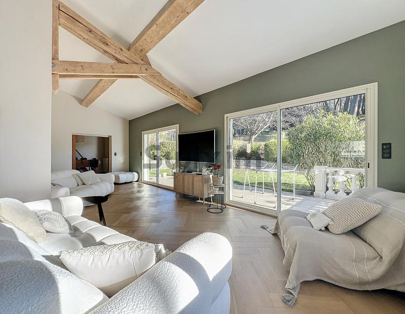 Villa - 196 m² - 7 pièces