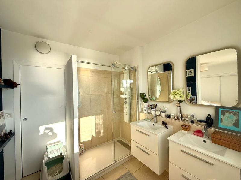 Appartement - 75 m² - 3 pièces