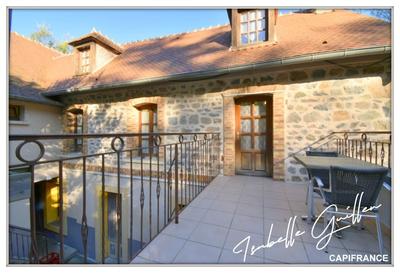 Propriété - 301 m² - 5 pièces