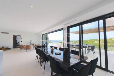 Maison contemporaine - 250 m² - 6 pièces