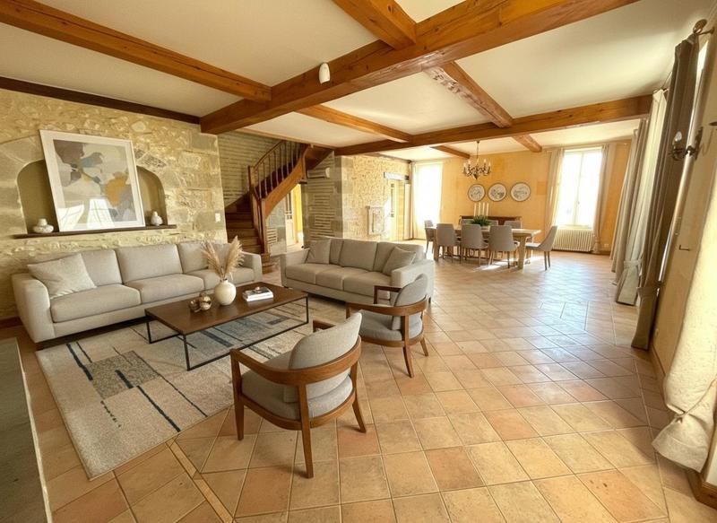 Maison - 284 m² - 8 pièces