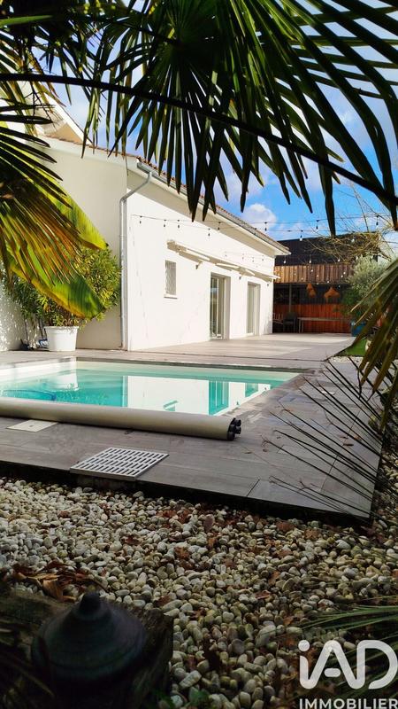 Maison - 206 m² - 8 pièces