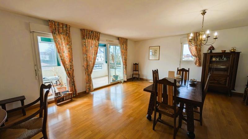 Appartement - 98 m² - 3 pièces